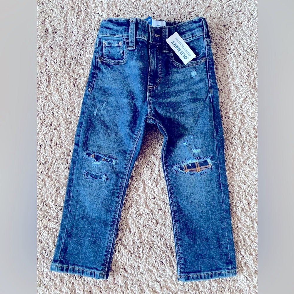 OLD NAVY NWT Toddler boy blue jeans are really cute size 2T NWT Distressed